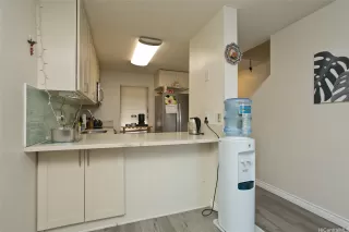 Photo #3: 202502791 Listing 