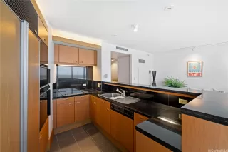 Photo #5: 202502865 Listing 