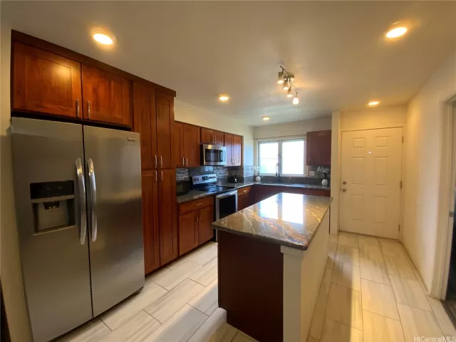 MLS: 202503028 Condo For Sale