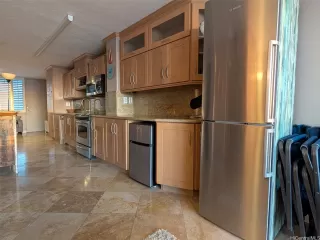 Photo #4: 202504483 Listing