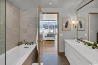 Photo #5: 202504680 Listing