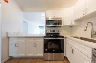 Photo #5: 202504928 Listing 