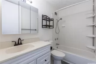 Photo #3: 202504950 Listing 