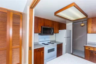 Photo #4: 202504974 Listing