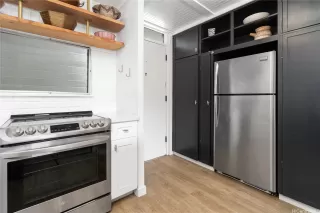 Photo #4: 202505176 Listing