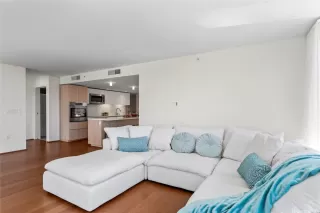 Photo #2: 202505507 Listing 