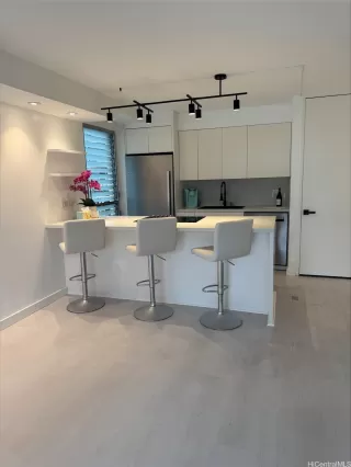 Photo #3: 202505606 Listing 