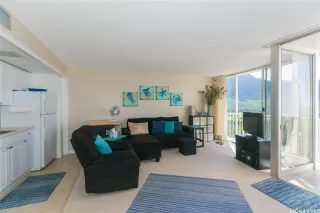 Photo #4: 202505626 Listing 