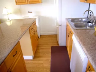 Photo #4: 202505758 Listing 