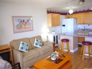 Photo #6: 202505758 Listing 