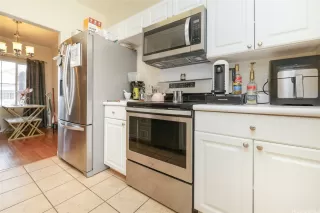 Photo #6: 202505809 Listing