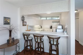 Photo #6: 202506033 Listing 