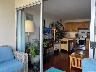 Photo #4: 202506123 Listing 