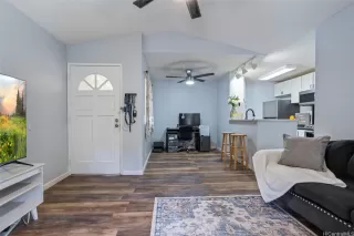 Photo #4: 202506334 Listing