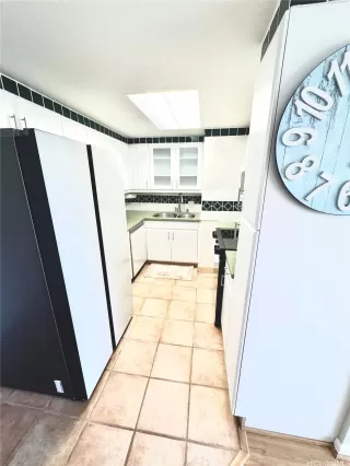 Photo #5: 202506945 Listing