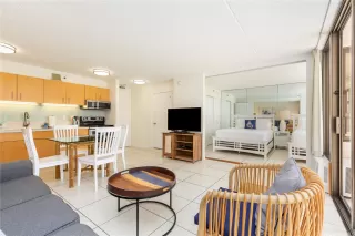 Photo #4: 202507051 Listing 