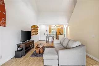 Photo #3: 202507332 Listing