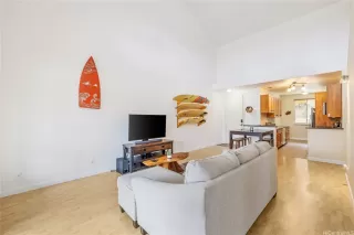 Photo #4: 202507332 Listing