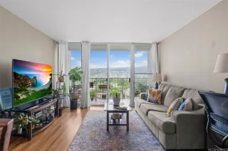 Photo #4: 202507546 Listing 