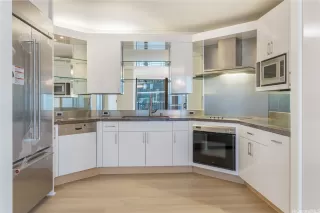 Photo #6: 202507672 Listing 