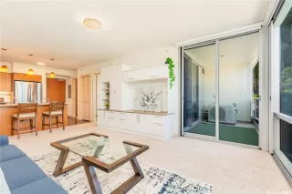 Photo #5: 202507786 Listing 