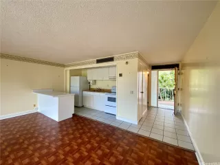 Photo #3: 202507805 Listing 