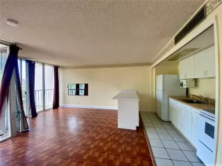 Photo #5: 202507805 Listing 