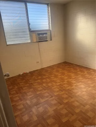 Photo #5: 202507832 Listing 