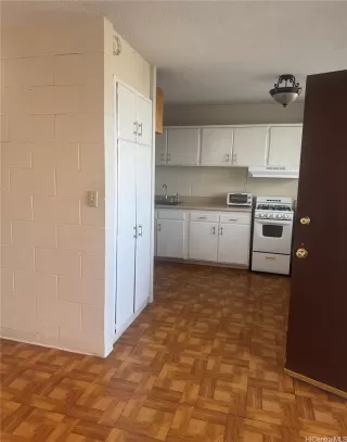 Photo #6: 202507832 Listing 