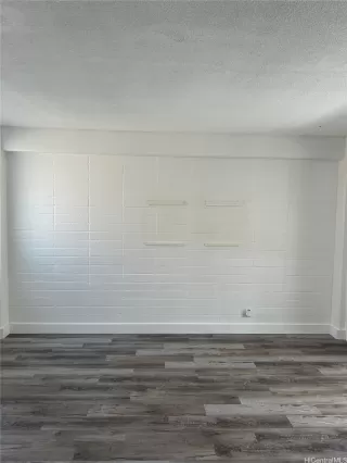 Photo #4: 202507889 Listing 