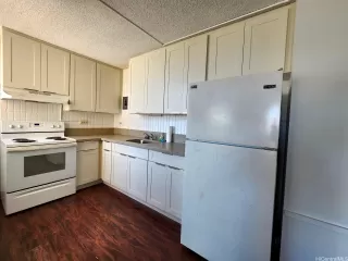 Photo #5: 202507899 Listing