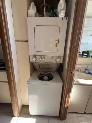 Photo #4: 202507905 Listing 