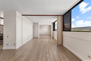 Photo #5: 202508019 Listing 