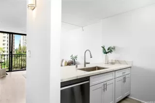 Photo #5: 202508052 Listing 