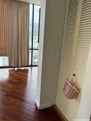 Photo #5: 202509233 Listing 