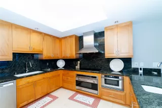 Photo #4: 202509277 Listing 