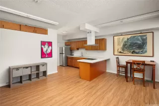 More Details about MLS # 202509281 : 931 UNIVERSITY AVENUE 308