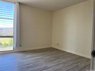 Photo #5: 202509393 Listing 