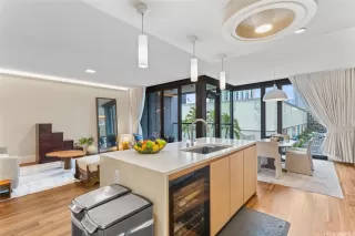 Photo #3: 202509403 Listing