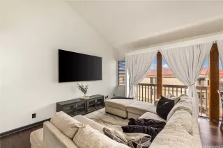 Photo #4: 202509433 Listing