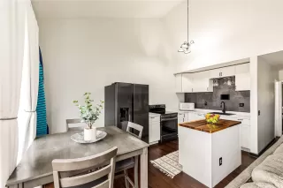 Photo #6: 202509433 Listing