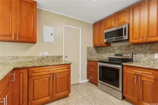 Photo #4: 202509441 Listing 