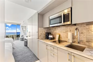 Photo #3: 202509515 Listing