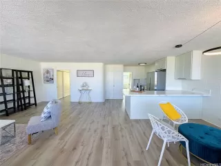 Photo #5: 202509535 Listing 