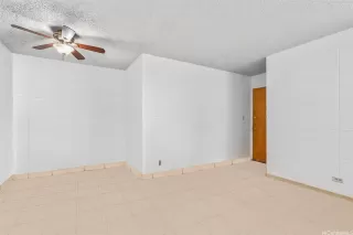 Photo #5: 202509624 Listing