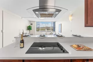 Photo #5: 202509684 Listing 