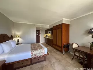 Photo #5: 202509686 Listing