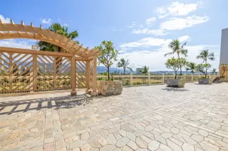 Photo #4: 202509896 Listing