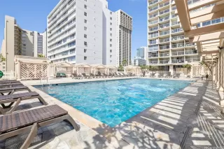 Photo #5: 202509896 Listing