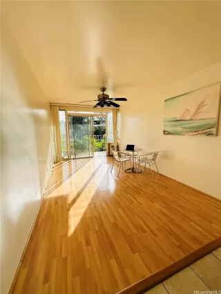 Photo #5: 202509927 Listing 